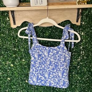 Old Navy Blue and White Patterned Crop Top